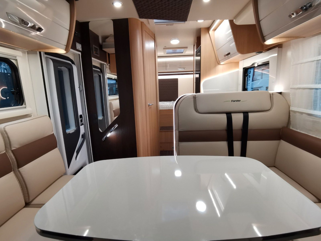 Полуинтегрированный автодом Forster T 699 HB / 140PS / HUBBETT & HECKBETT: фото 16 Полуинтегрированный автодом Forster T 699 HB / 140PS / HUBBETT & HECKBETT: фото 16