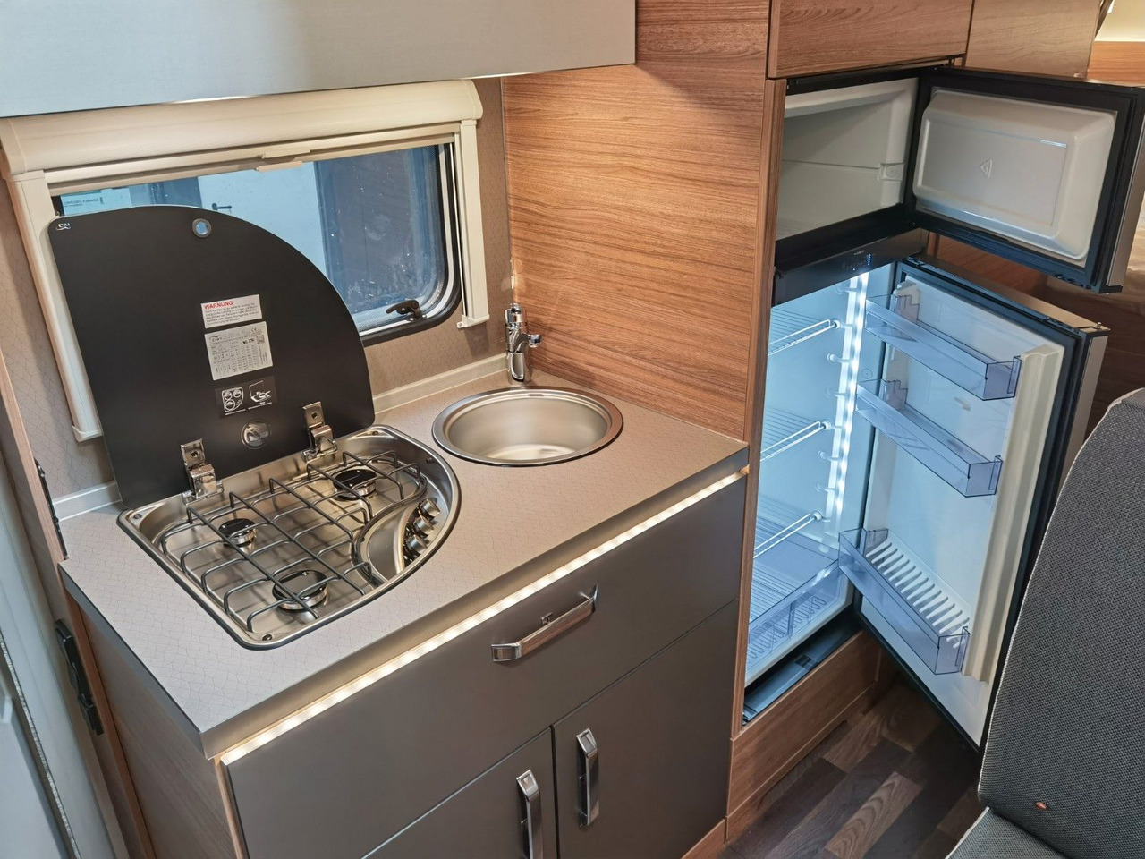Альковный автодом Weinsberg CARAHOME 650 DG / 140 PS /  TOP - AUSSTATTUNG: фото 18