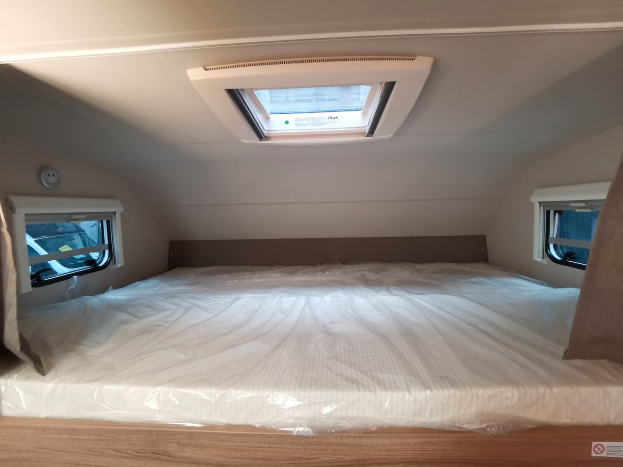 Альковный автодом Weinsberg CARAHOME 650 DG / 140 PS /  TOP - AUSSTATTUNG: фото 22