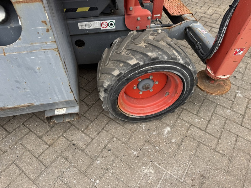 Ножничный подъемник Skyjack SJ 6826RT Schaarhoogwerker / Scissor / Arbeitsbuhne 2015 4X4 Kubota Diesel 10M Werkhoogte: фото 9