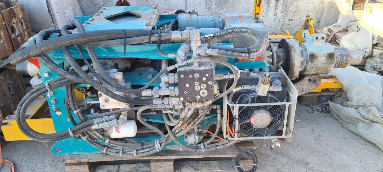 Eurodrill RHV 2400 vibration rotary head - Буровая машина: фото 3 Eurodrill RHV 2400 vibration rotary head - Буровая машина: фото 3