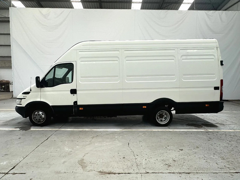 Iveco Daily 35C13 AIRCO / MOTORPROBLEEM -PROBLEME DE MOTEUR - Цельнометаллический фургон: фото 2 Iveco Daily 35C13 AIRCO / MOTORPROBLEEM -PROBLEME DE MOTEUR - Цельнометаллический фургон: фото 2