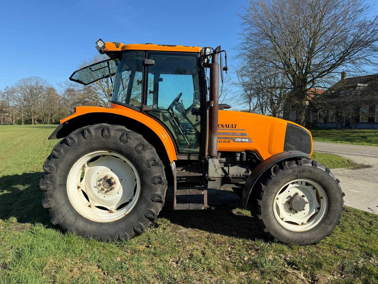 1999 RENAULT ARES 610 RZ ALL-WHEEL DRIVE FARM TRACTOR - Трактор: фото 5 1999 RENAULT ARES 610 RZ ALL-WHEEL DRIVE FARM TRACTOR - Трактор: фото 5