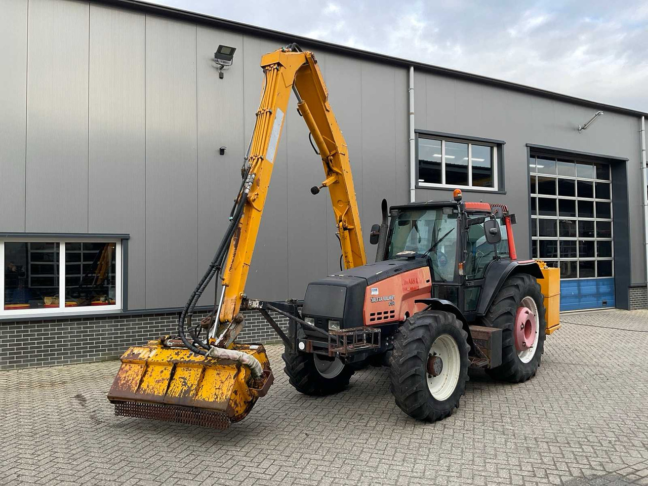 1999 VALTRA VALMET 8150 HITECH ALL-WHEEL DRIVE FARM TRACTOR - Трактор: фото 2 1999 VALTRA VALMET 8150 HITECH ALL-WHEEL DRIVE FARM TRACTOR - Трактор: фото 2