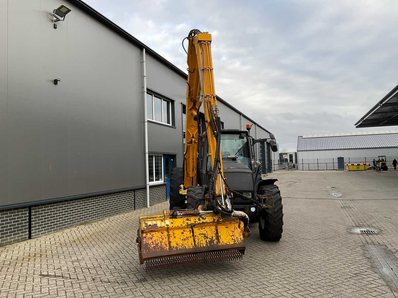 1999 VALTRA VALMET 8150 HITECH ALL-WHEEL DRIVE FARM TRACTOR - Трактор: фото 4 1999 VALTRA VALMET 8150 HITECH ALL-WHEEL DRIVE FARM TRACTOR - Трактор: фото 4