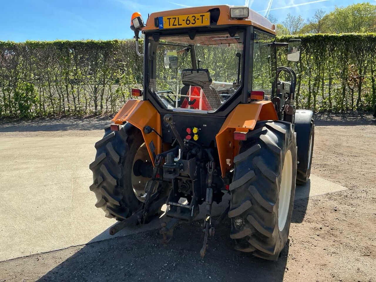 2001 RENAULT R3222CA FOUR WHEEL DRIVE FARM TRACTOR - Трактор: фото 4 2001 RENAULT R3222CA FOUR WHEEL DRIVE FARM TRACTOR - Трактор: фото 4