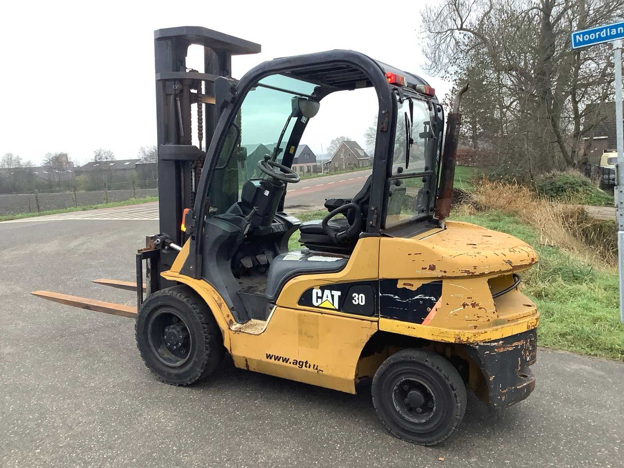 2004 CATHAPILAR DP35N FORKLIFT TRUCK - Вилочный погрузчик: фото 2 2004 CATHAPILAR DP35N FORKLIFT TRUCK - Вилочный погрузчик: фото 2