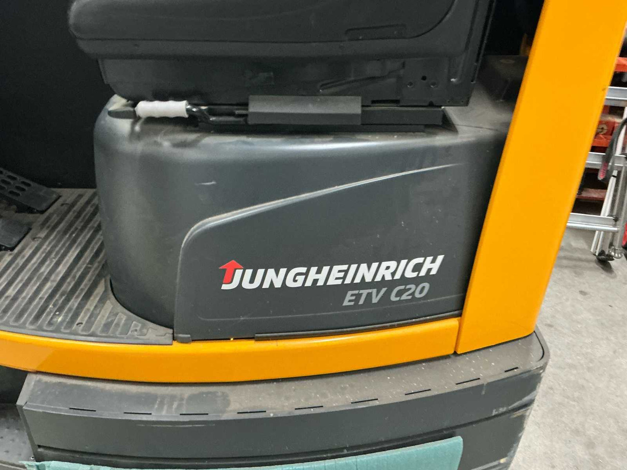 Вилочный погрузчик 2013 JUNGHEINRICH ETV C20 FORKLIFT: фото 24 Вилочный погрузчик 2013 JUNGHEINRICH ETV C20 FORKLIFT: фото 24