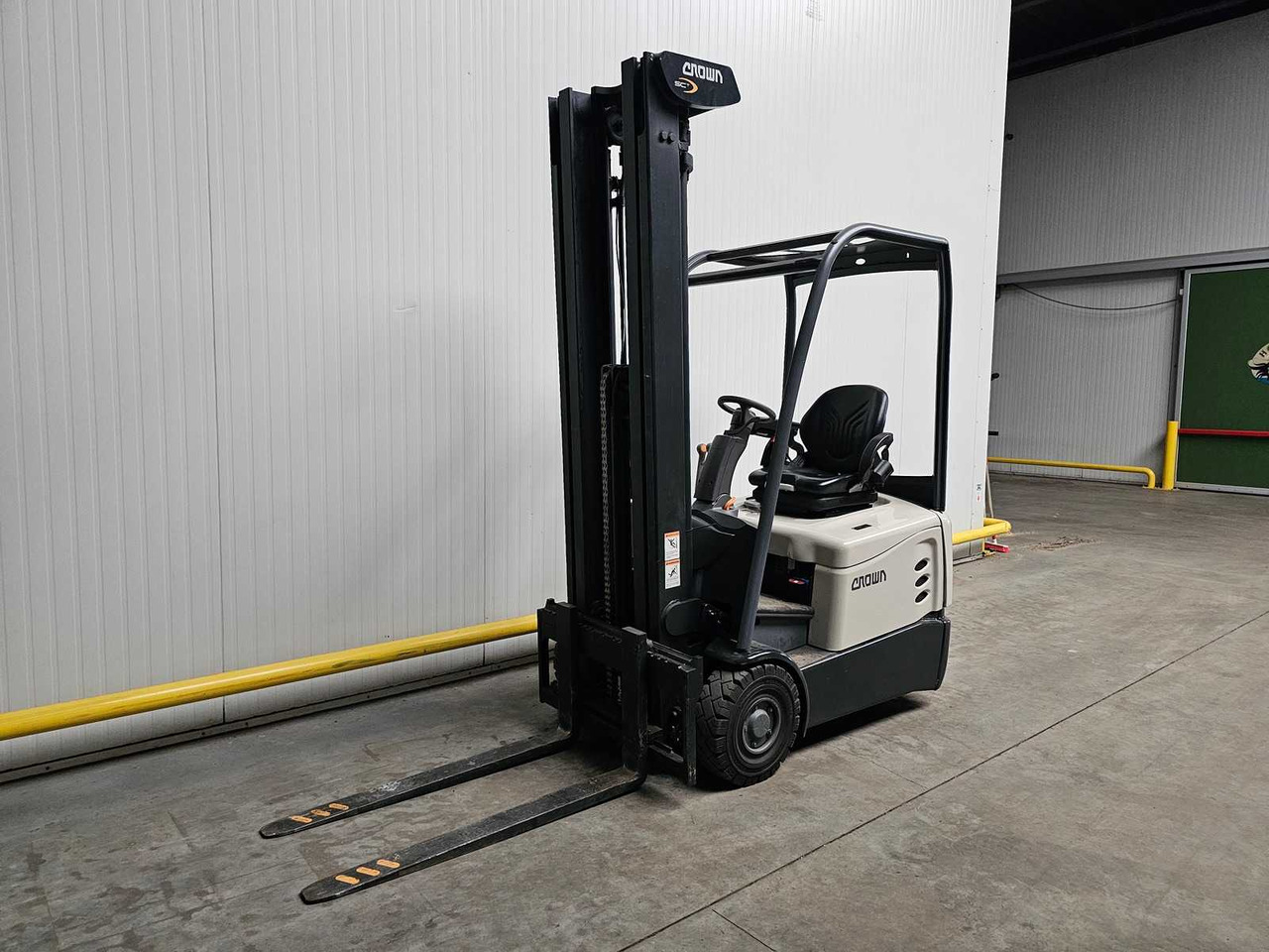 2018 CROWN SCT6010-1.3 FORKLIFT - Вилочный погрузчик: фото 1 2018 CROWN SCT6010-1.3 FORKLIFT - Вилочный погрузчик: фото 1