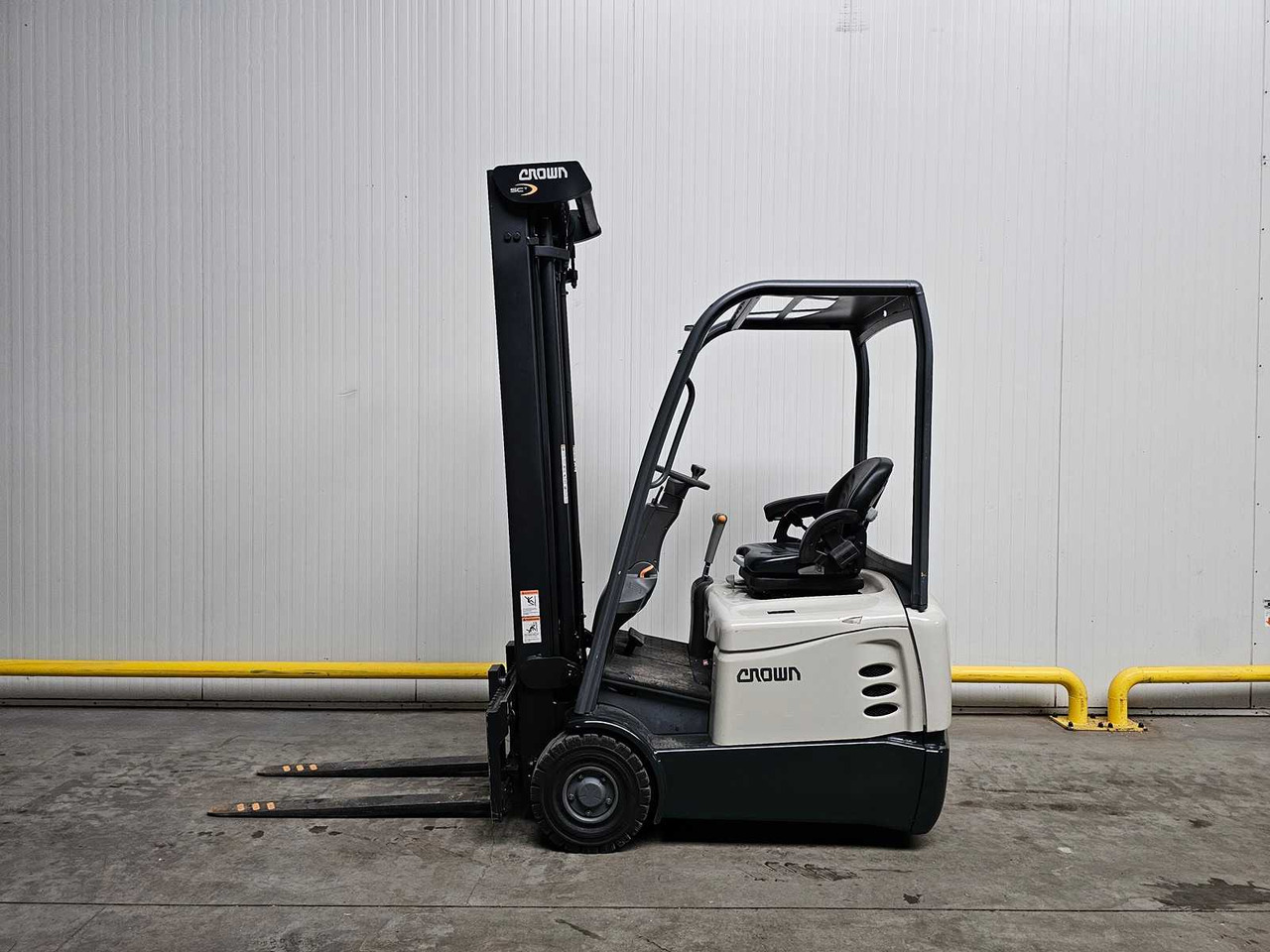 2018 CROWN SCT6010-1.3 FORKLIFT - Вилочный погрузчик: фото 3 2018 CROWN SCT6010-1.3 FORKLIFT - Вилочный погрузчик: фото 3