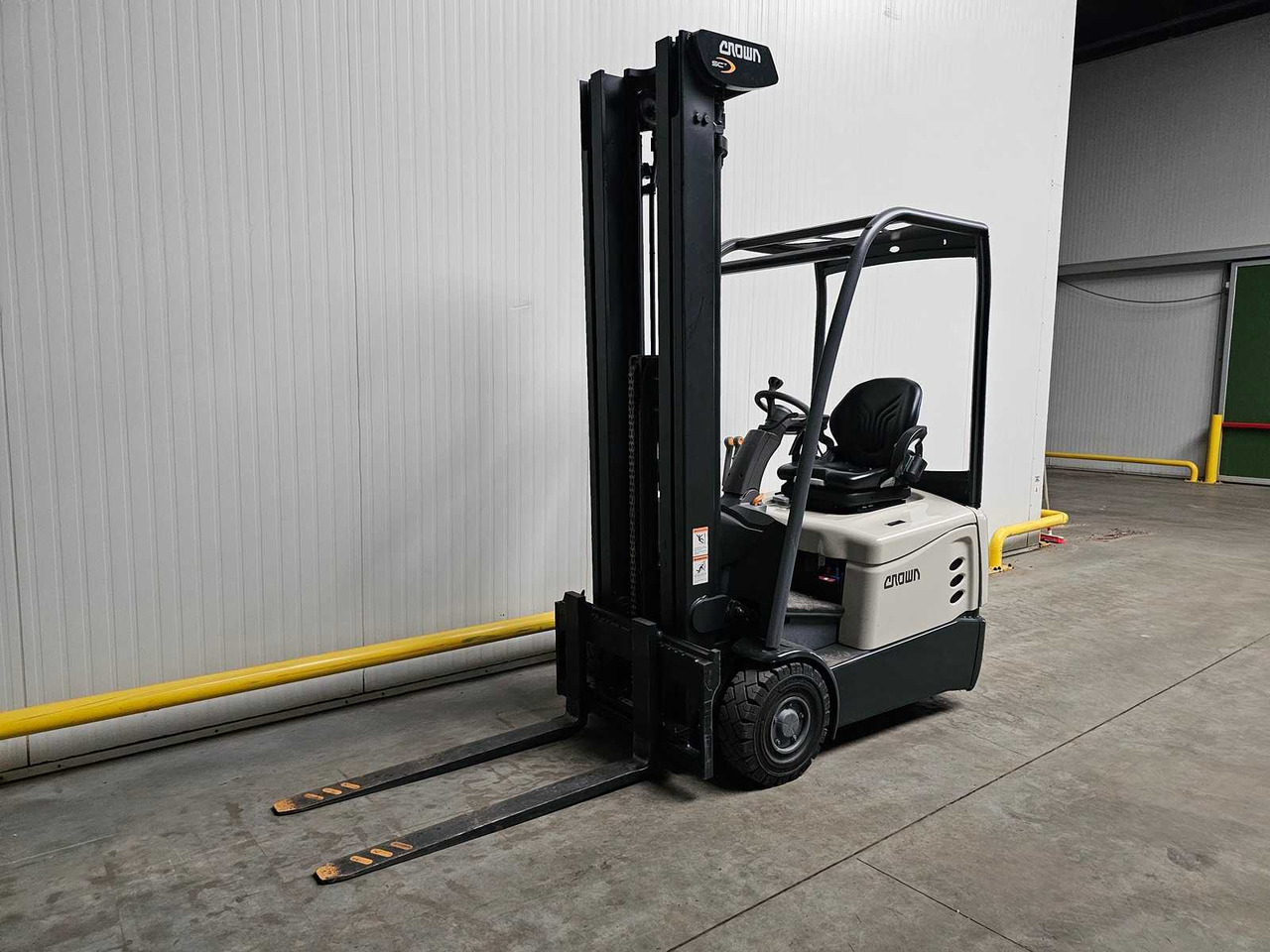 2018 CROWN SCT6010-1.3 FORKLIFT - Вилочный погрузчик: фото 1 2018 CROWN SCT6010-1.3 FORKLIFT - Вилочный погрузчик: фото 1