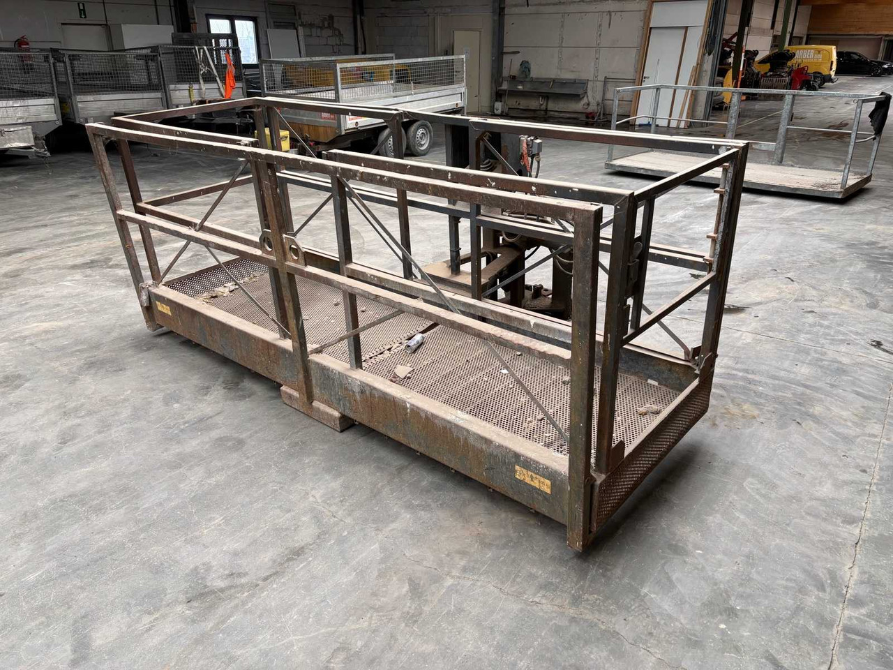 AERIAL PLATFORM - Подъёмник: фото 1 AERIAL PLATFORM - Подъёмник: фото 1