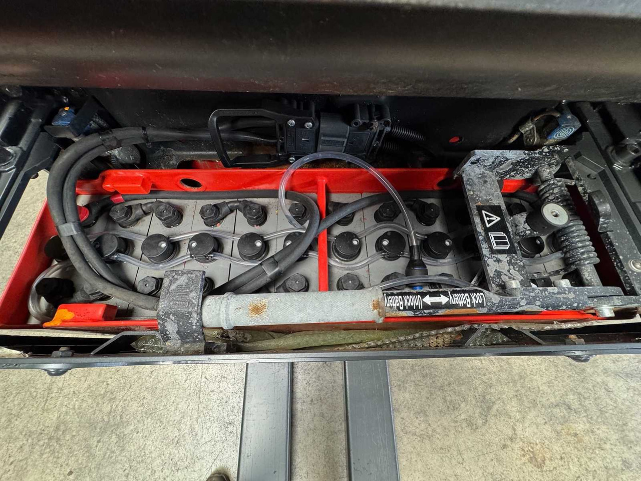 Вилочный погрузчик BATTERY 46/2023 BJ.2020 SERVICE + UVV 08/2026 LINDE T20R PALLET TRUCK STACKER ANT 4,715 HOURS: фото 11 Вилочный погрузчик BATTERY 46/2023 BJ.2020 SERVICE + UVV 08/2026 LINDE T20R PALLET TRUCK STACKER ANT 4,715 HOURS: фото 11