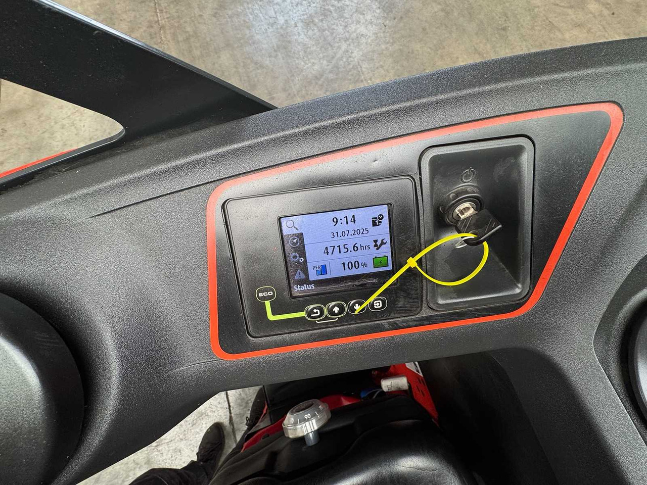 Вилочный погрузчик BATTERY 46/2023 BJ.2020 SERVICE + UVV 08/2026 LINDE T20R PALLET TRUCK STACKER ANT 4,715 HOURS: фото 10 Вилочный погрузчик BATTERY 46/2023 BJ.2020 SERVICE + UVV 08/2026 LINDE T20R PALLET TRUCK STACKER ANT 4,715 HOURS: фото 10