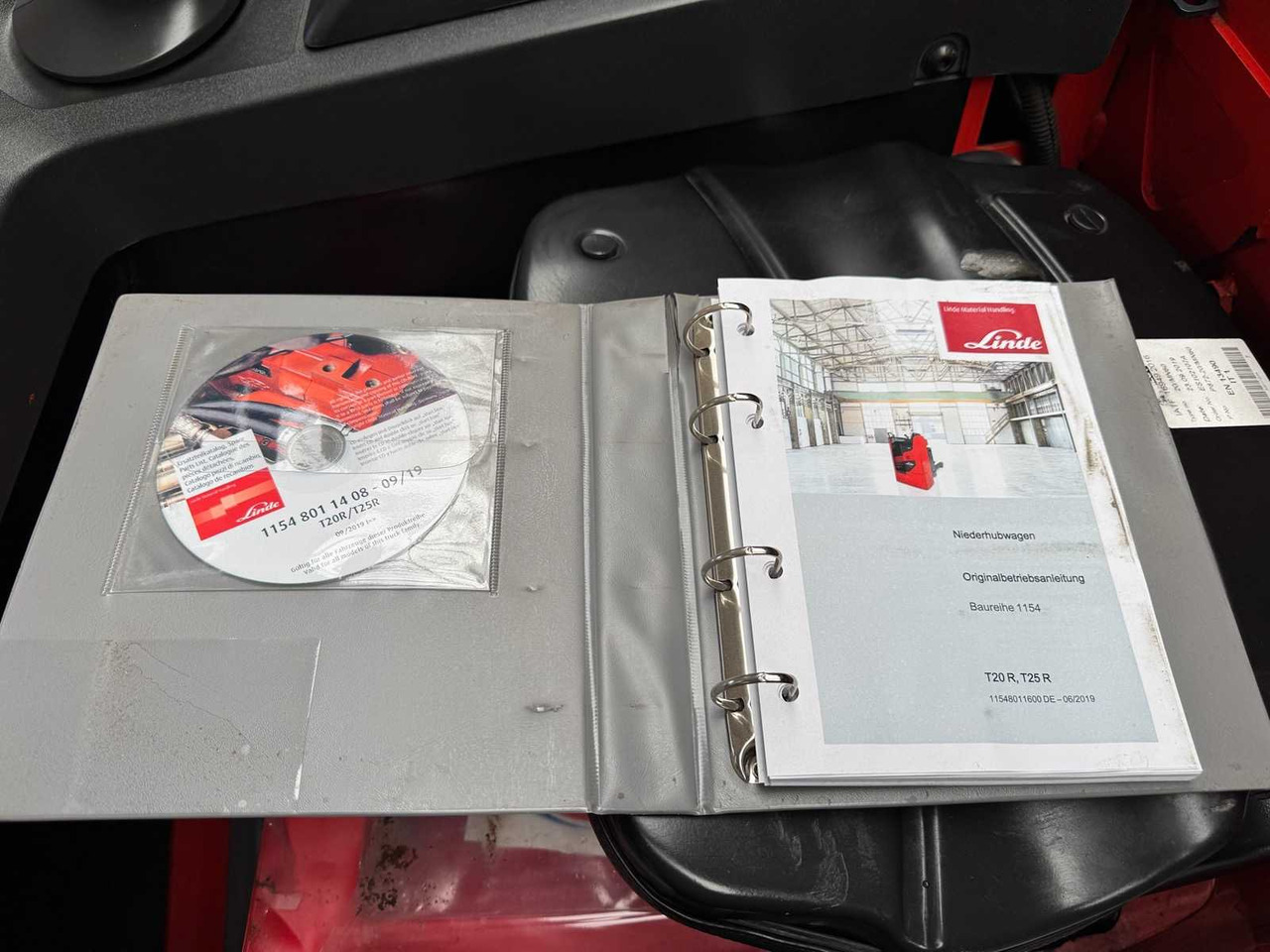 Вилочный погрузчик BATTERY 46/2023 BJ.2020 SERVICE + UVV 08/2026 LINDE T20R PALLET TRUCK STACKER ANT 4,715 HOURS: фото 15 Вилочный погрузчик BATTERY 46/2023 BJ.2020 SERVICE + UVV 08/2026 LINDE T20R PALLET TRUCK STACKER ANT 4,715 HOURS: фото 15