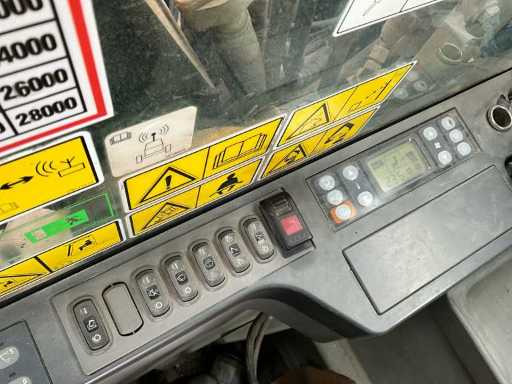 Гусеничный экскаватор CAT 320EL: фото 28