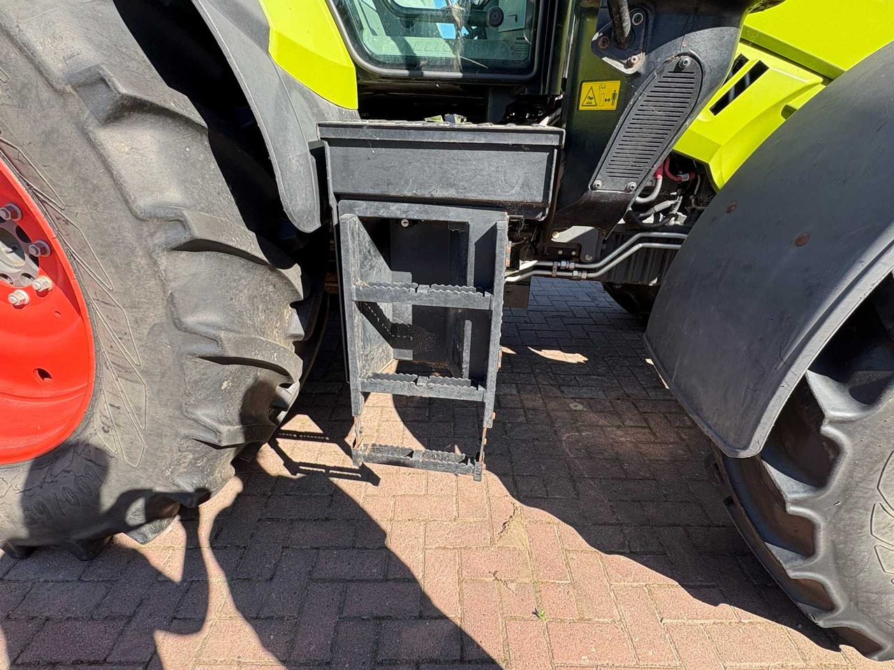 CLAAS Arion 510 CIS - Трактор: фото 5 CLAAS Arion 510 CIS - Трактор: фото 5