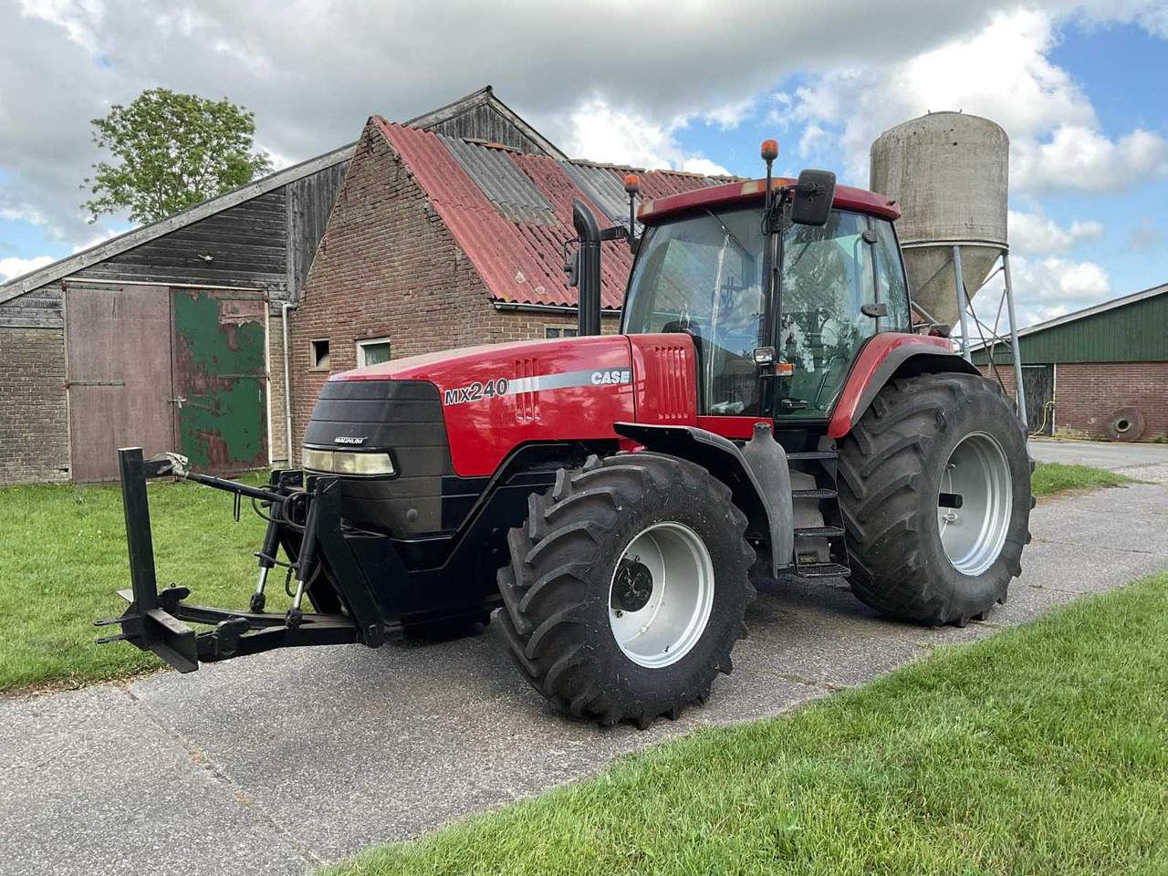 Case IH Magnum MX240 - Трактор: фото 1 Case IH Magnum MX240 - Трактор: фото 1