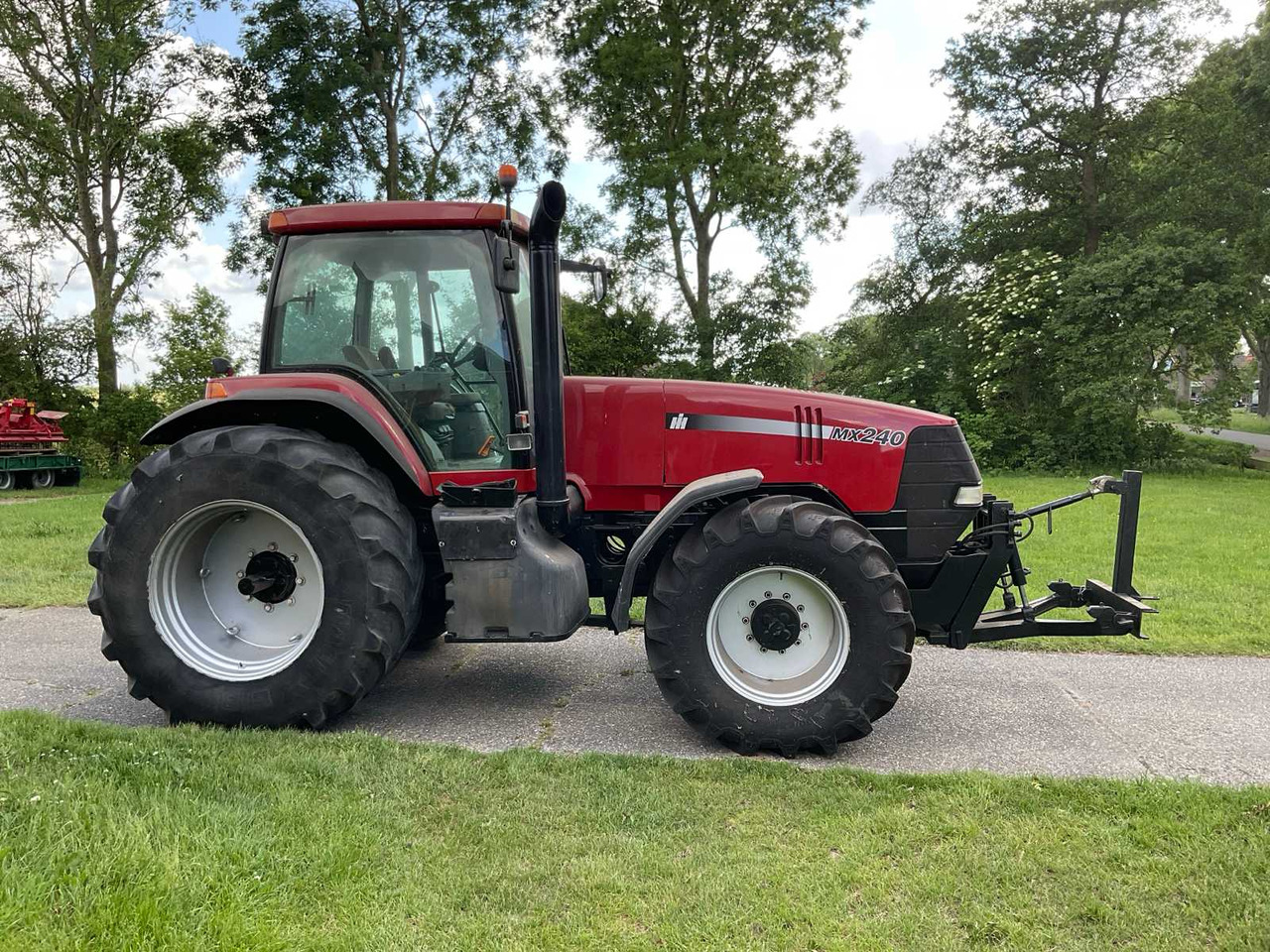 Case IH Magnum MX240 - Трактор: фото 4 Case IH Magnum MX240 - Трактор: фото 4