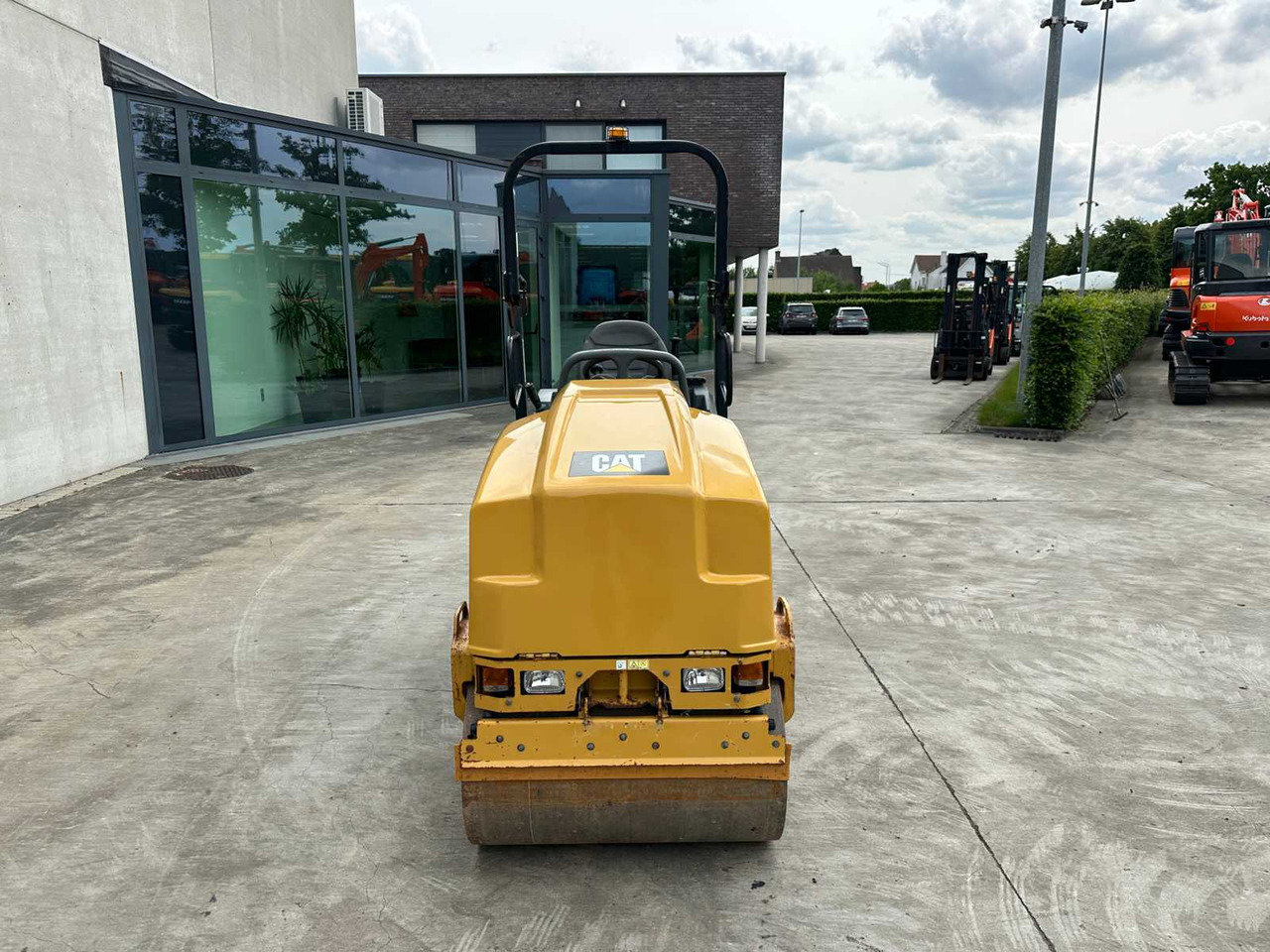 Caterpillar CB14 CB14B - Дорожный каток: фото 2 Caterpillar CB14 CB14B - Дорожный каток: фото 2