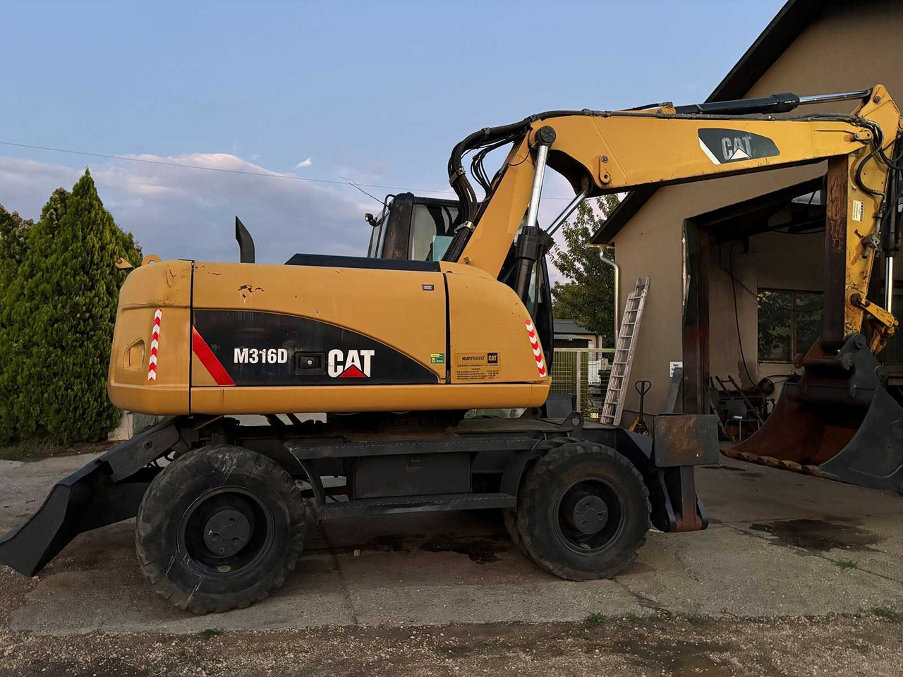 Caterpillar M316D - Колёсный экскаватор: фото 1 Caterpillar M316D - Колёсный экскаватор: фото 1