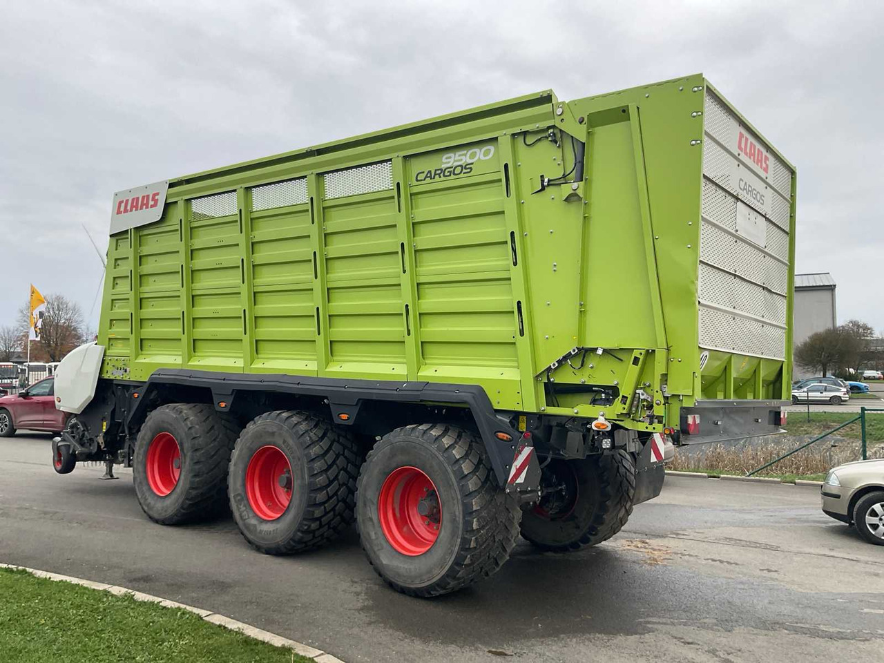Claas Cargos 9500 - Самозагружающийся прицеп: фото 4 Claas Cargos 9500 - Самозагружающийся прицеп: фото 4
