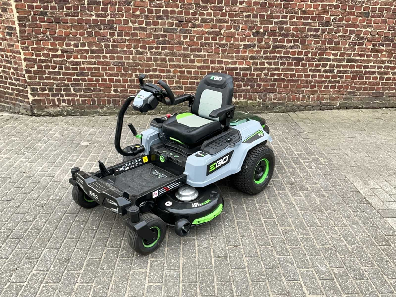 EGO Z6 - Газонокосилка: фото 1 EGO Z6 - Газонокосилка: фото 1