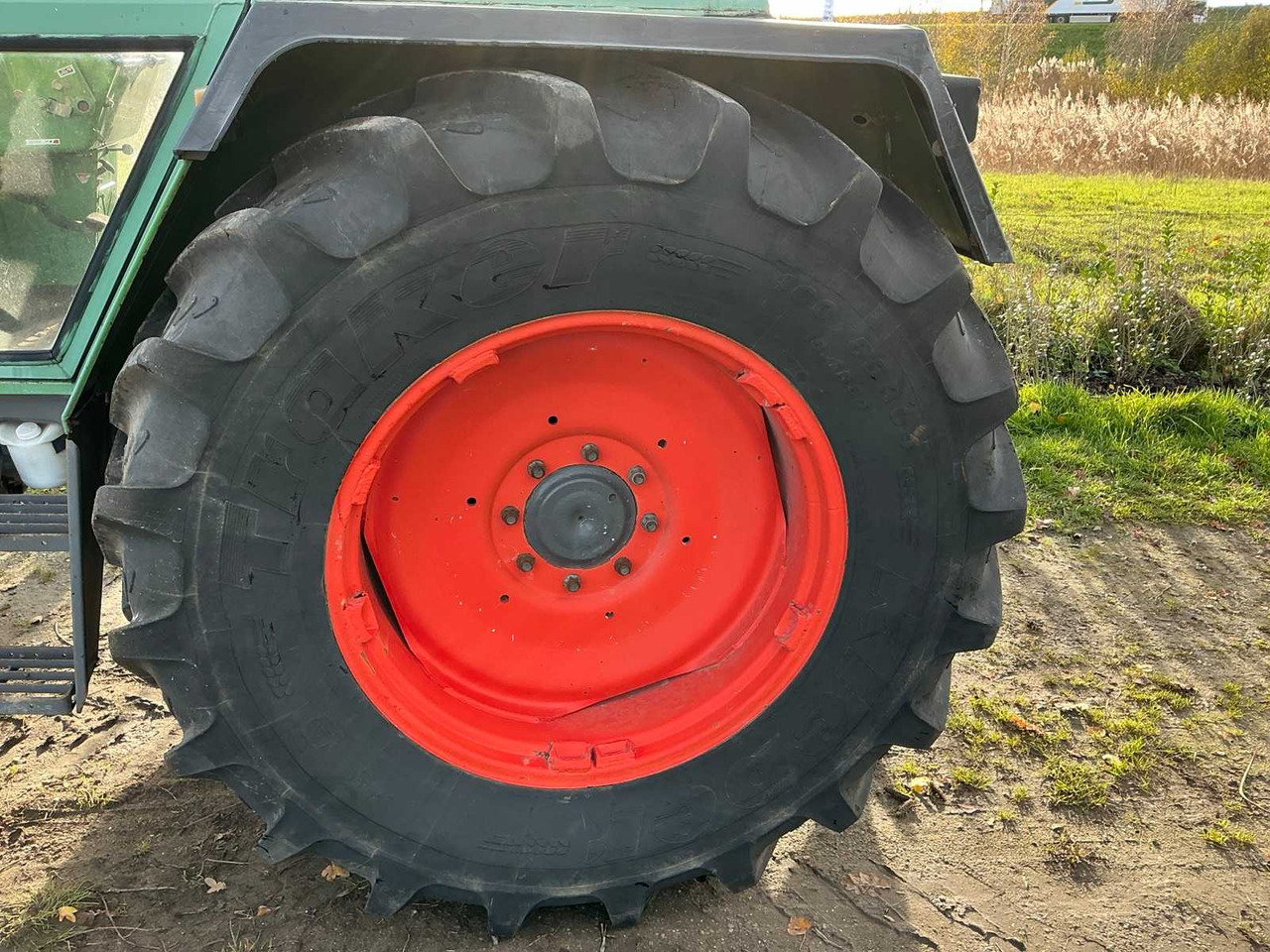 Трактор FENDT FARMER 309 LSA TURBOMATIK FOUR-WHEEL DRIVE AGRICULTURAL TRACTOR: фото 27 Трактор FENDT FARMER 309 LSA TURBOMATIK FOUR-WHEEL DRIVE AGRICULTURAL TRACTOR: фото 27