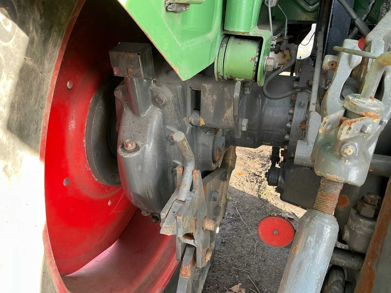 Трактор FENDT FARMER 309 LSA TURBOMATIK FOUR-WHEEL DRIVE AGRICULTURAL TRACTOR: фото 14 Трактор FENDT FARMER 309 LSA TURBOMATIK FOUR-WHEEL DRIVE AGRICULTURAL TRACTOR: фото 14