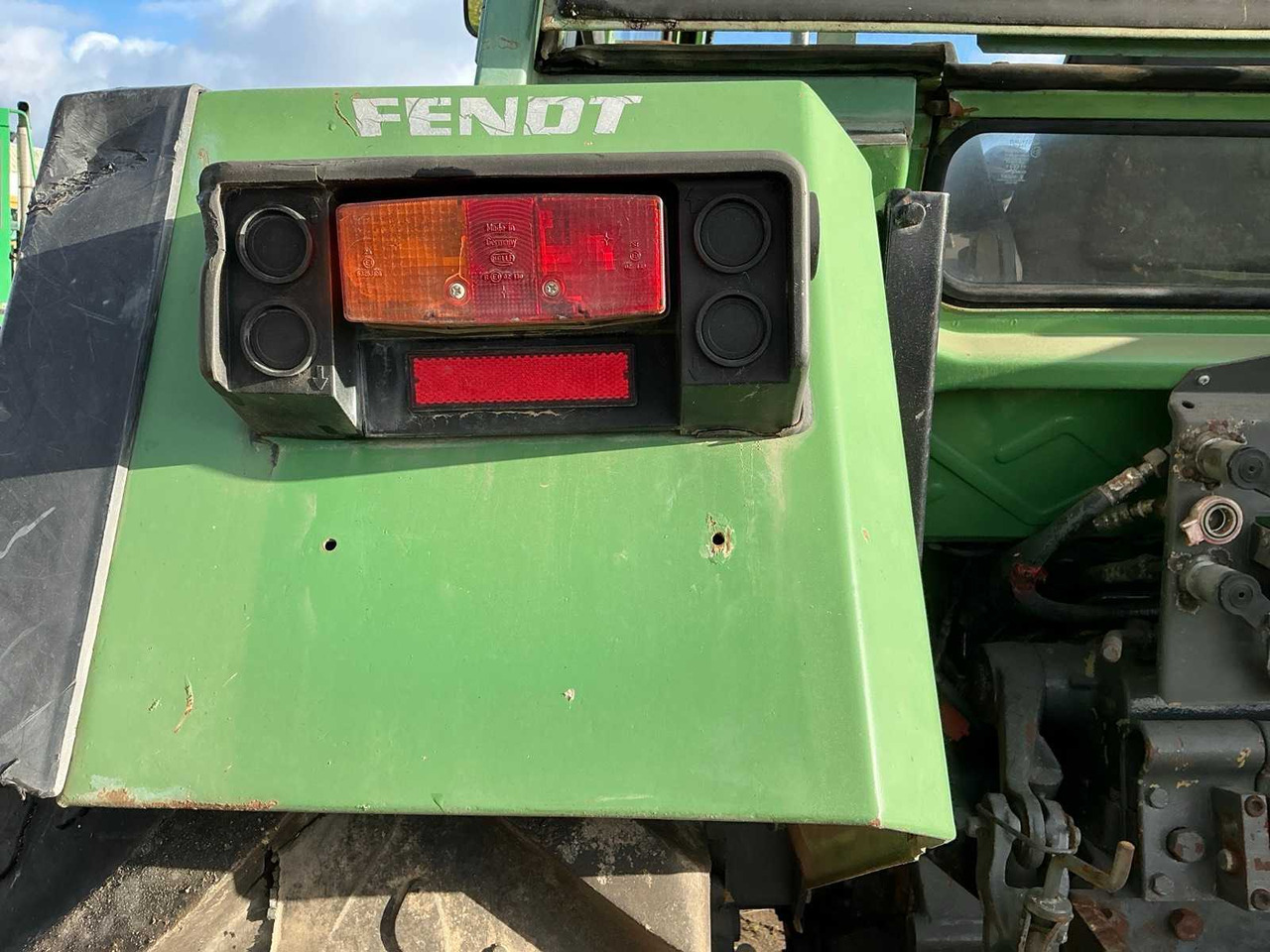 Трактор FENDT FARMER 309 LSA TURBOMATIK FOUR-WHEEL DRIVE AGRICULTURAL TRACTOR: фото 16 Трактор FENDT FARMER 309 LSA TURBOMATIK FOUR-WHEEL DRIVE AGRICULTURAL TRACTOR: фото 16