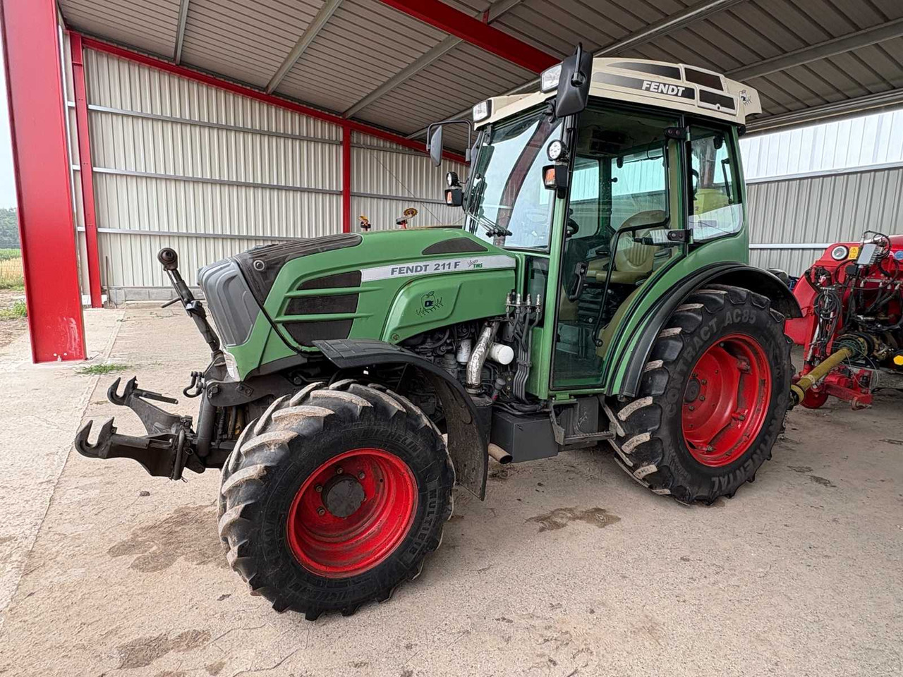 Fendt 211 Vario TMS V - Трактор: фото 1 Fendt 211 Vario TMS V - Трактор: фото 1