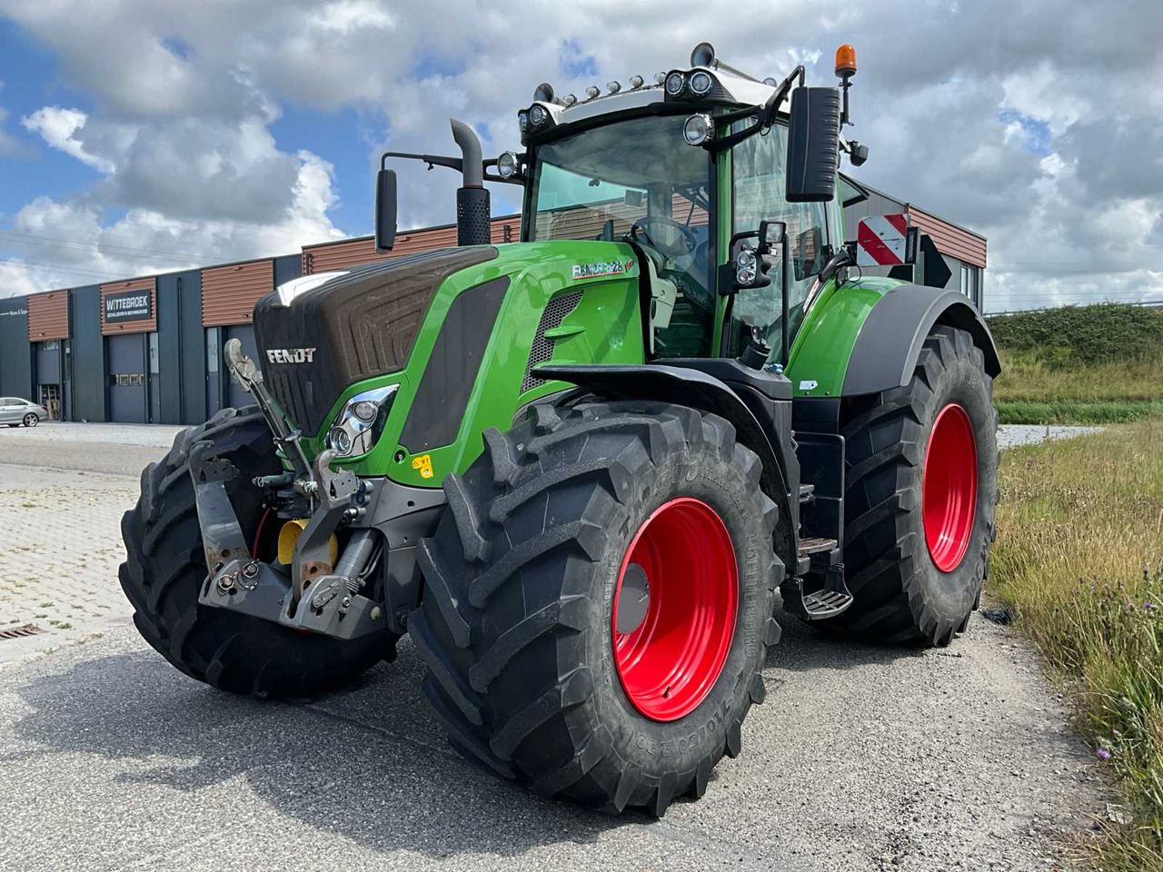 Fendt 828 Vario S4 Profi Plus - Трактор: фото 2 Fendt 828 Vario S4 Profi Plus - Трактор: фото 2