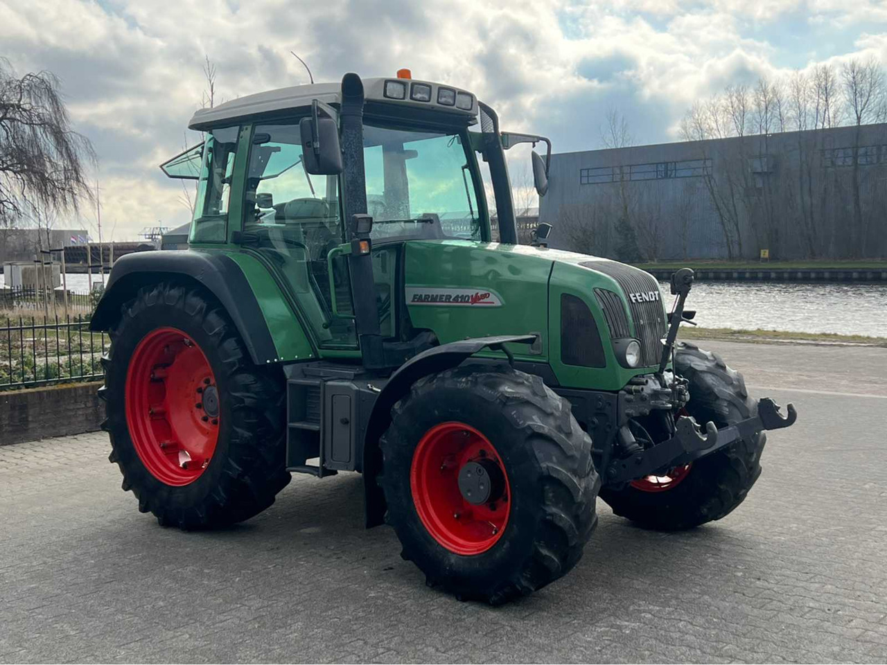 Fendt Farmer 410 - Трактор: фото 5 Fendt Farmer 410 - Трактор: фото 5