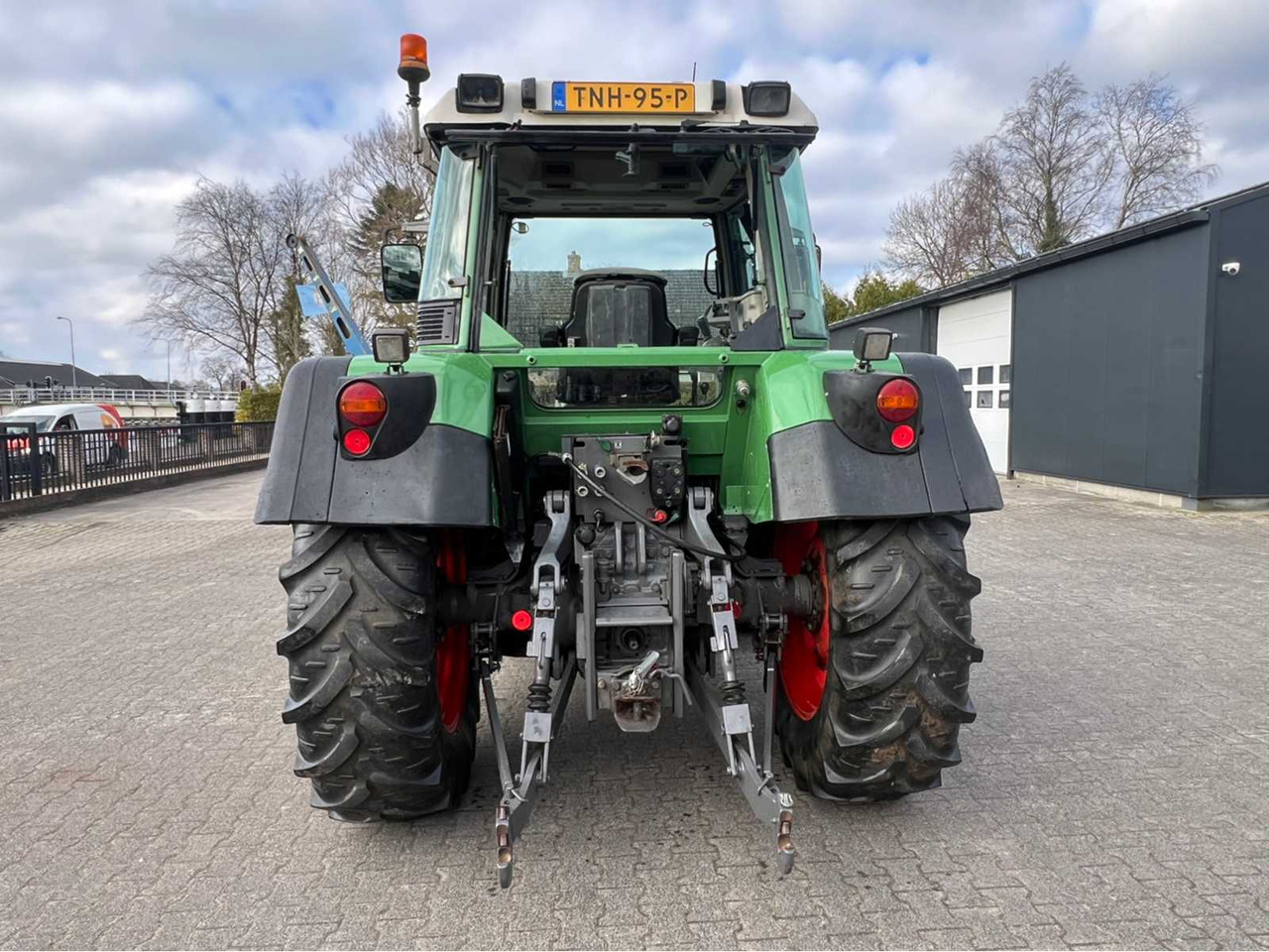 Fendt Farmer 410 - Трактор: фото 3 Fendt Farmer 410 - Трактор: фото 3