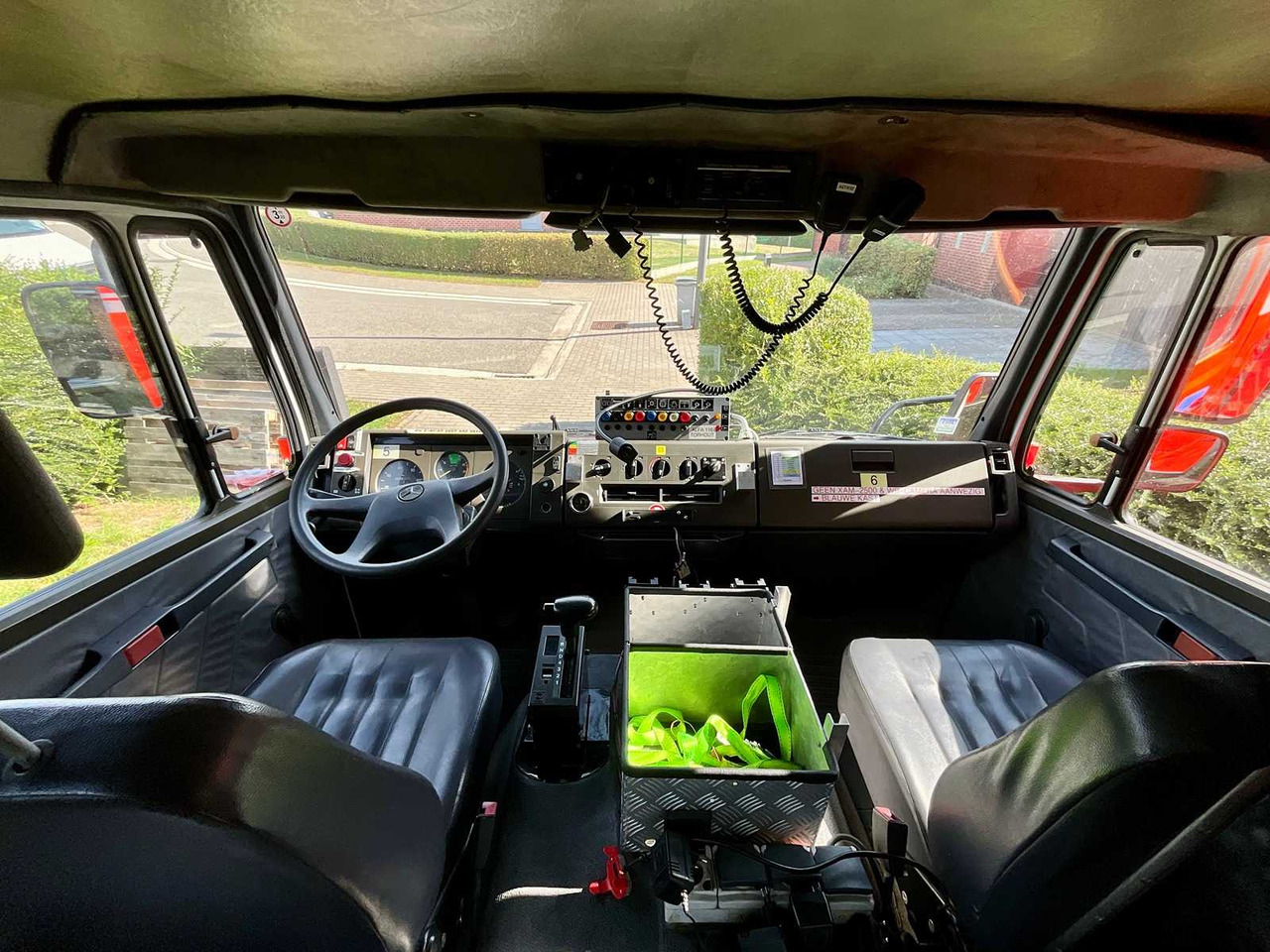 Грузовик 1997 MERCEDES-BENZ ATEGO FIRE TRUCK FIRE BRIGADE: фото 31 Грузовик 1997 MERCEDES-BENZ ATEGO FIRE TRUCK FIRE BRIGADE: фото 31