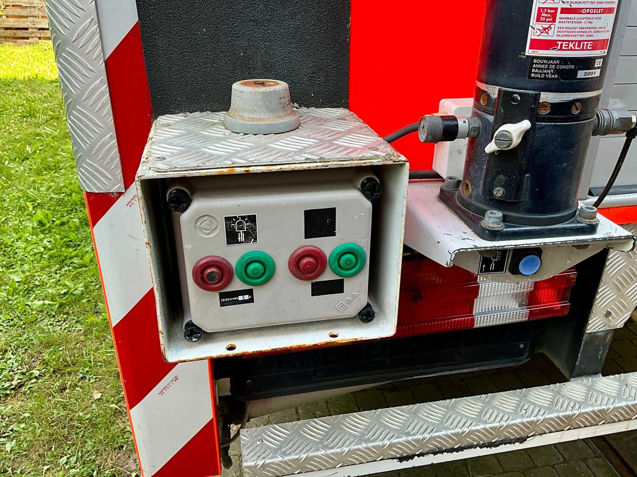 Грузовик 1997 MERCEDES-BENZ ATEGO FIRE TRUCK FIRE BRIGADE: фото 20 Грузовик 1997 MERCEDES-BENZ ATEGO FIRE TRUCK FIRE BRIGADE: фото 20