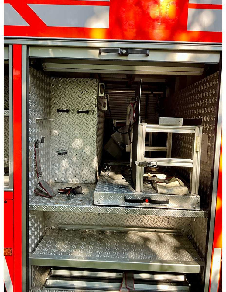 Грузовик 1997 MERCEDES-BENZ ATEGO FIRE TRUCK FIRE BRIGADE: фото 24 Грузовик 1997 MERCEDES-BENZ ATEGO FIRE TRUCK FIRE BRIGADE: фото 24