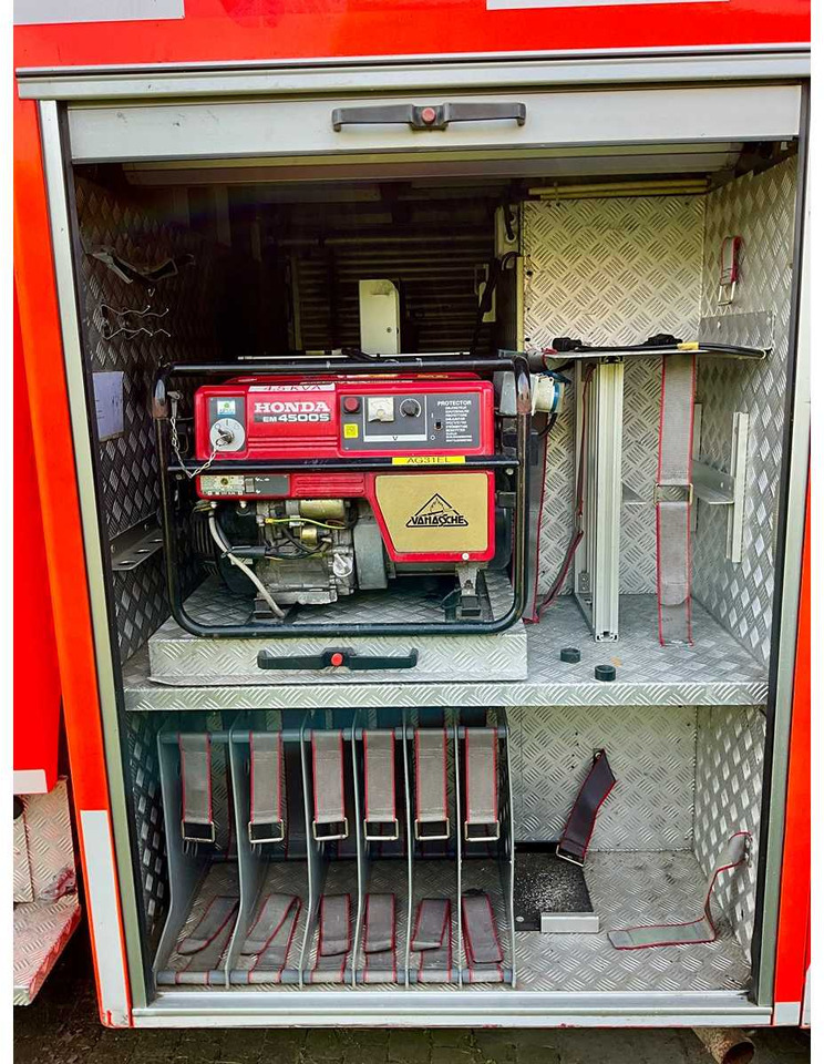 Грузовик 1997 MERCEDES-BENZ ATEGO FIRE TRUCK FIRE BRIGADE: фото 42 Грузовик 1997 MERCEDES-BENZ ATEGO FIRE TRUCK FIRE BRIGADE: фото 42