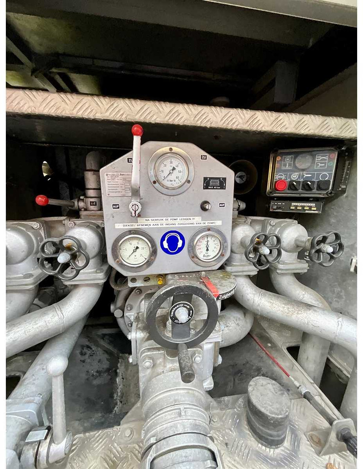 Грузовик 1997 MERCEDES-BENZ ATEGO FIRE TRUCK FIRE BRIGADE: фото 38 Грузовик 1997 MERCEDES-BENZ ATEGO FIRE TRUCK FIRE BRIGADE: фото 38