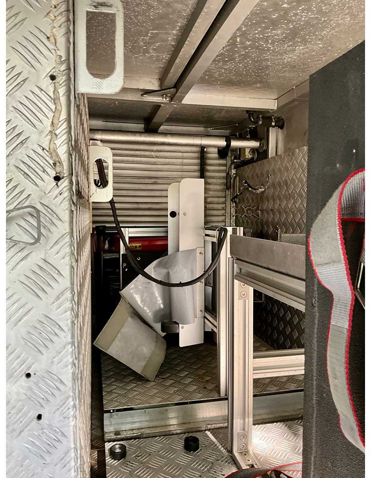 Грузовик 1997 MERCEDES-BENZ ATEGO FIRE TRUCK FIRE BRIGADE: фото 27 Грузовик 1997 MERCEDES-BENZ ATEGO FIRE TRUCK FIRE BRIGADE: фото 27