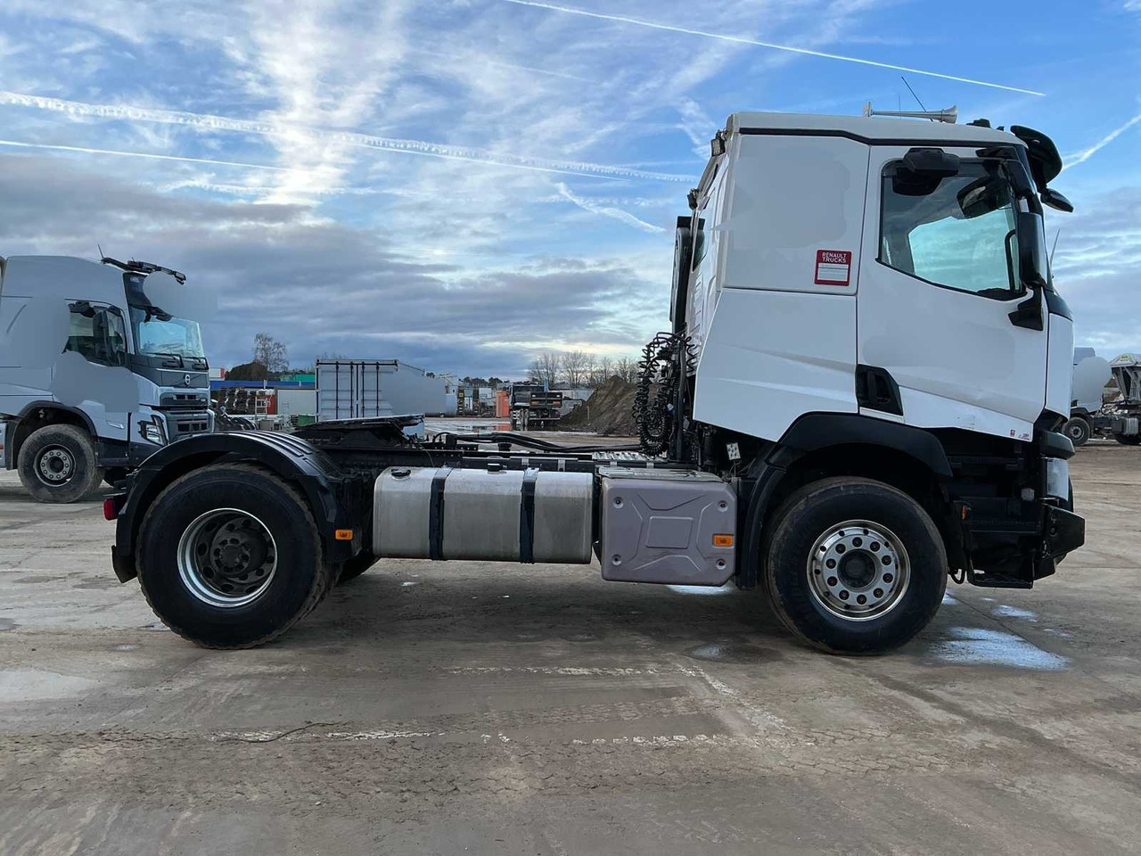 2016 RENAULT CPZ42A TRACTOR TRUCK - Грузовик: фото 4 2016 RENAULT CPZ42A TRACTOR TRUCK - Грузовик: фото 4