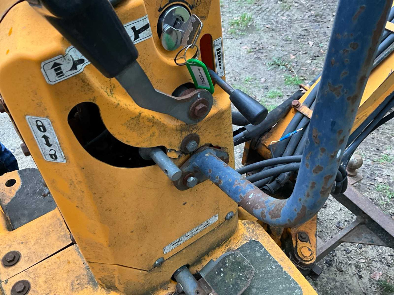 Мини-экскаватор HANIX H15B MINI EXCAVATOR - 1 TON - ADJUSTABLE TRACKS FROM 72CM!: фото 12 Мини-экскаватор HANIX H15B MINI EXCAVATOR - 1 TON - ADJUSTABLE TRACKS FROM 72CM!: фото 12