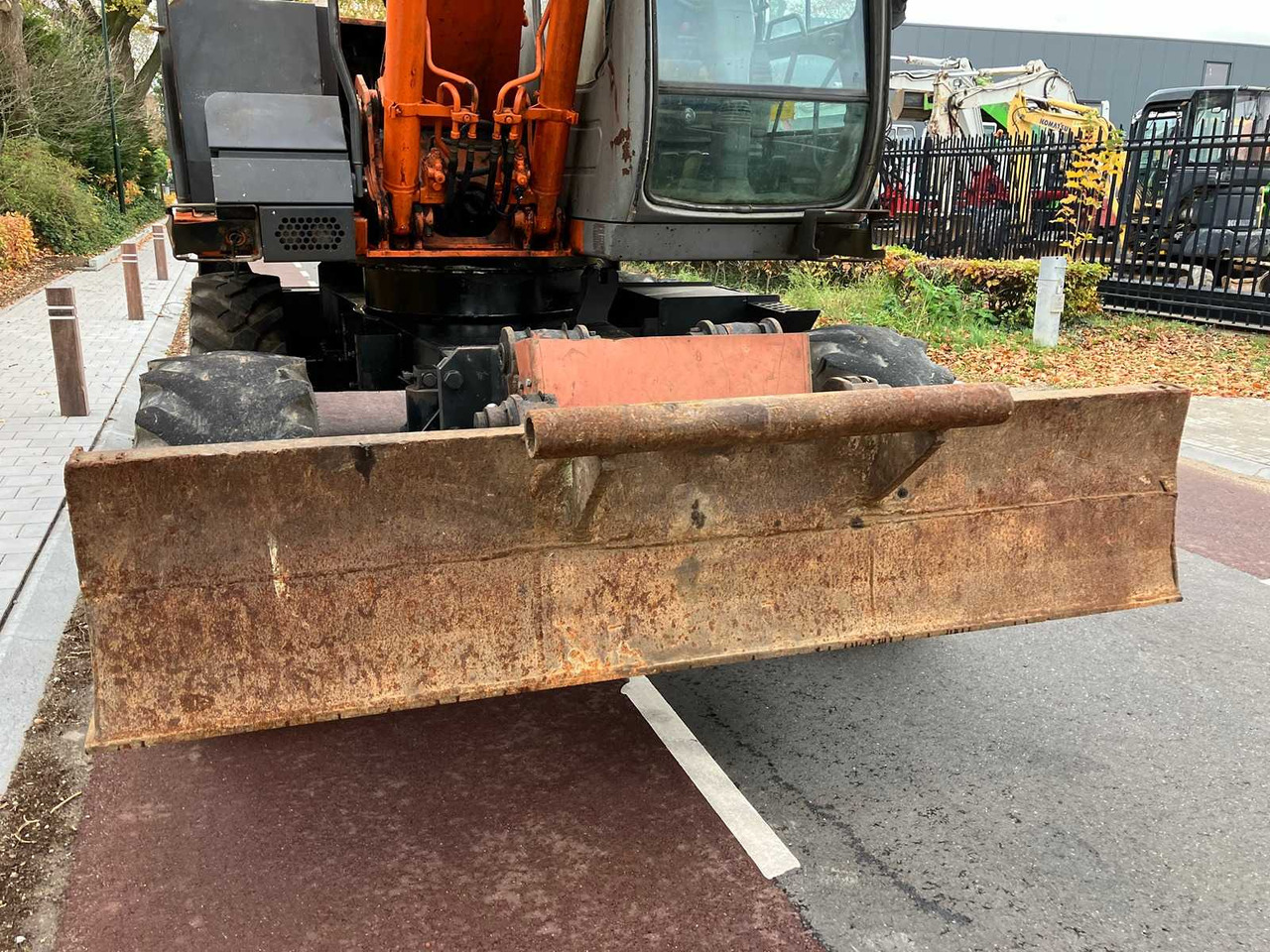 Колёсный экскаватор HITACHI - 2008 - ZX130W - WHEELED EXCAVATOR: фото 10 Колёсный экскаватор HITACHI - 2008 - ZX130W - WHEELED EXCAVATOR: фото 10