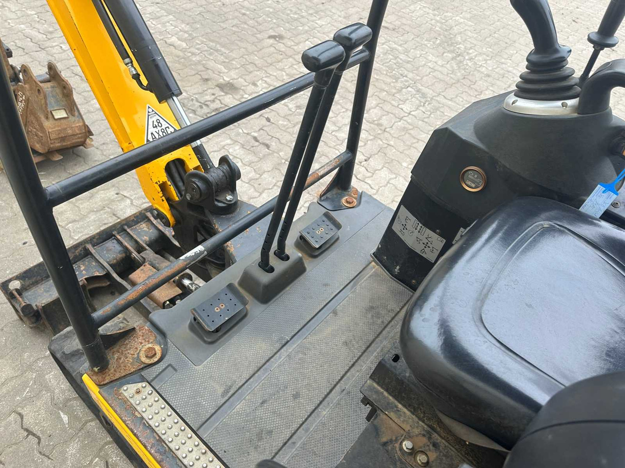 Мини-экскаватор JCB 16C-1: фото 16