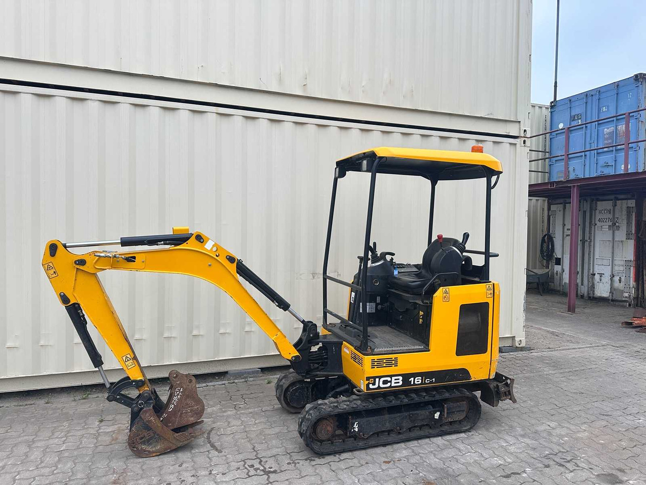 JCB 16C-1 - Мини-экскаватор: фото 1 JCB 16C-1 - Мини-экскаватор: фото 1