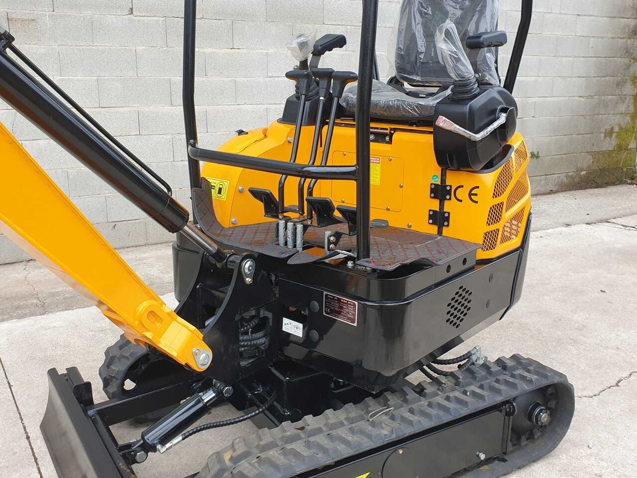 JPC HT18 MINI EXCAVATOR - Мини-экскаватор: фото 2 JPC HT18 MINI EXCAVATOR - Мини-экскаватор: фото 2