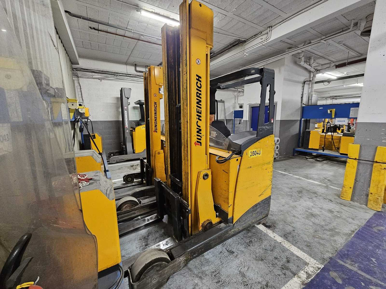 JUNGHEINRICH - 2007 - ETV 325 - FORKLIFT - Вилочный погрузчик: фото 2 JUNGHEINRICH - 2007 - ETV 325 - FORKLIFT - Вилочный погрузчик: фото 2