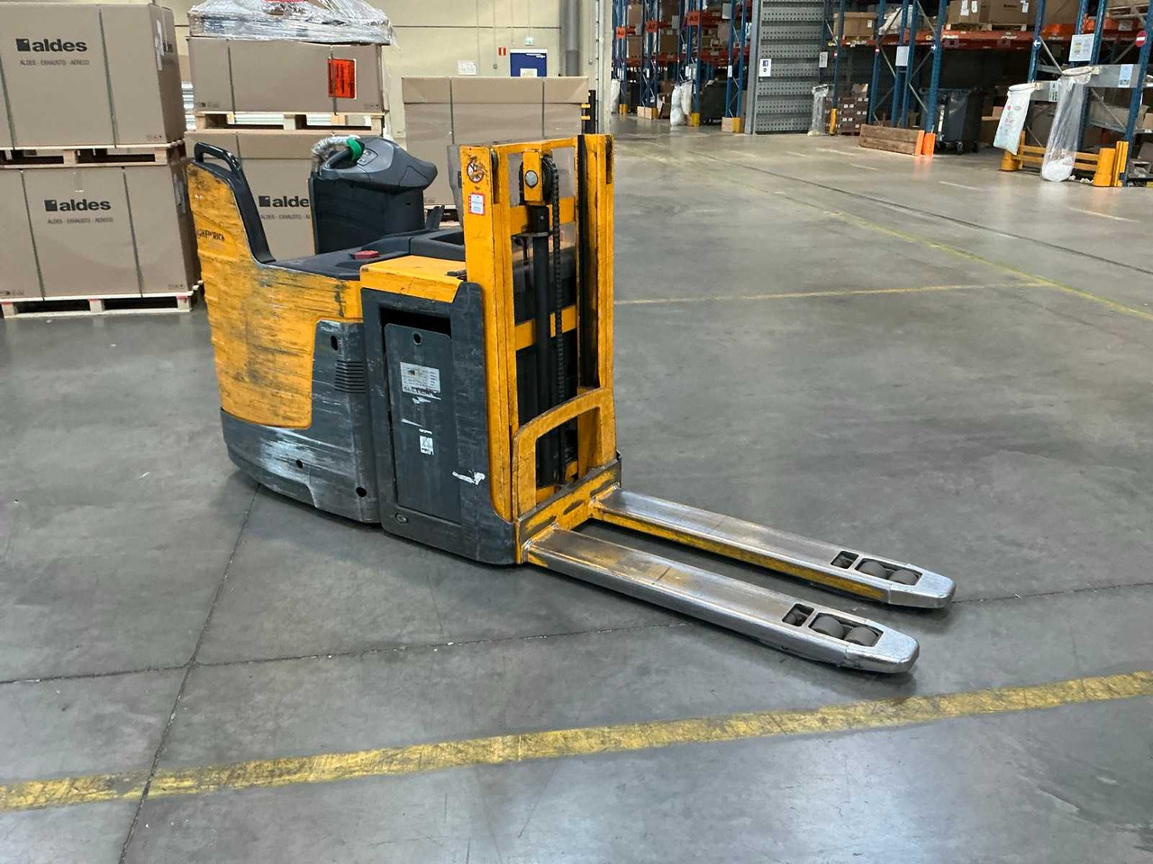 JUNGHEINRICH FORKLIFT - Вилочный погрузчик: фото 3 JUNGHEINRICH FORKLIFT - Вилочный погрузчик: фото 3