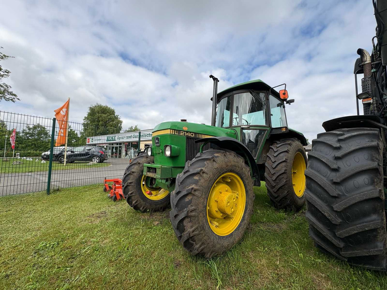 John Deere 2140 AB - Трактор: фото 1 John Deere 2140 AB - Трактор: фото 1