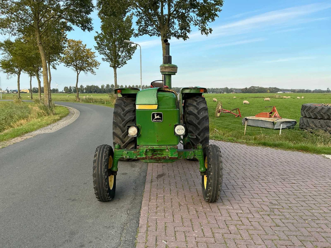 John Deere 3130 - Трактор: фото 2 John Deere 3130 - Трактор: фото 2